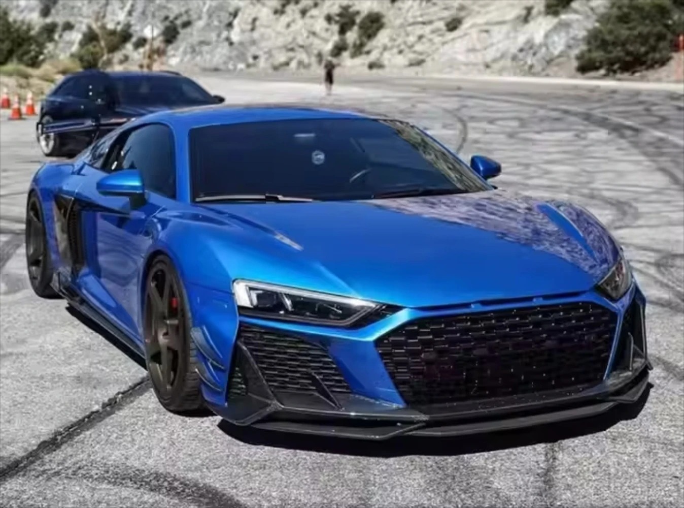 High Quality Fast Delivery Whole Sale Price Dry Carbon Fiber CAP Style Front Lip Body Kits for  R8